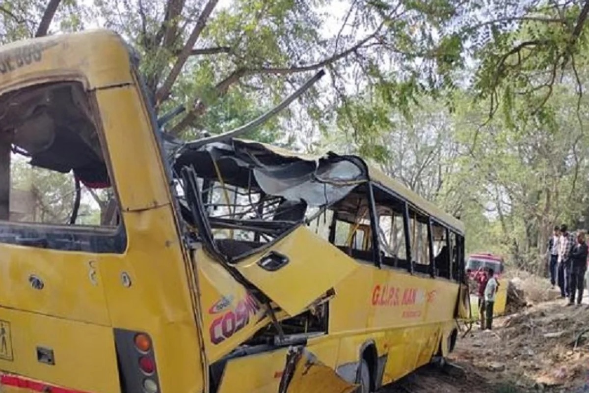 Haryana School Bus Accident: हरियाणा में स्कूल बस पलटी 6 बच्चों की दर्दनाक मौत, परिजनों में मचा कोहराम