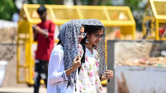 IMD Weather Update : IMD ने भीषण गर्मी को लेकर किया रेड अलर्ट; इन राज्यों में बारिश से राहत मिलने की संभावना