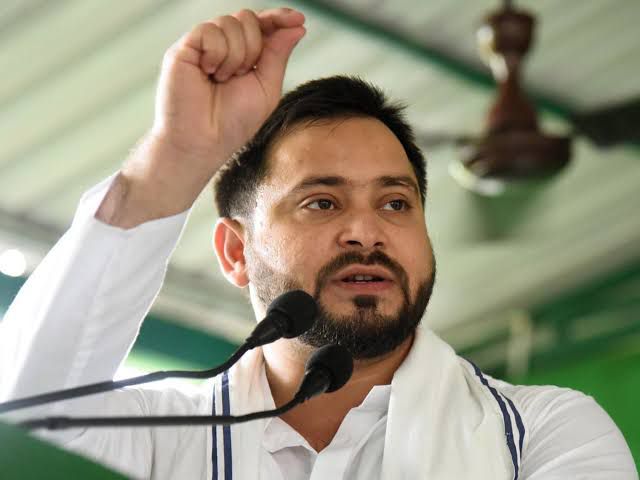 Lok Sabha Election 2024 :  उपमुख्यमंत्री विजय सिन्हा का Tejashwi Yadav पर पलटवार बड़बोले पिता के बड़बोले पुत्र है 